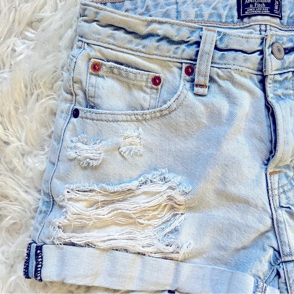 Abercrombie & Fitch Ames Low Rise Boyfriend Jean Shorts Ripped Distressed 24/00 - Picture 4 of 6